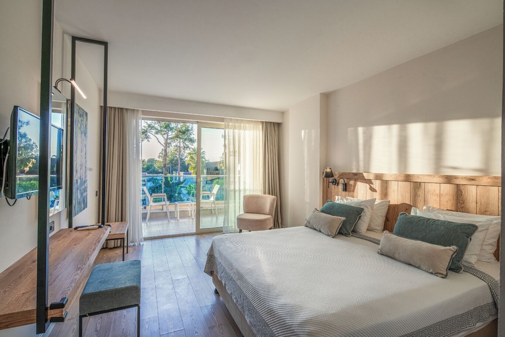 Berry Blue Hotels - All Inclusive — Hotel rooms in Side