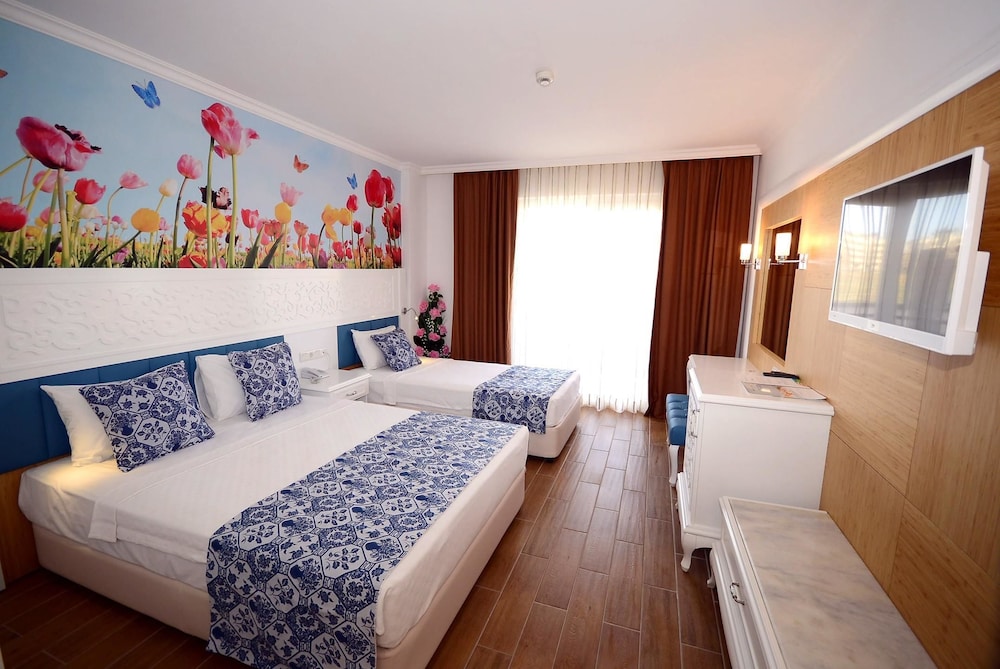Eftalia Village Hotel - All Inclusive — Hotel rooms in Alanya