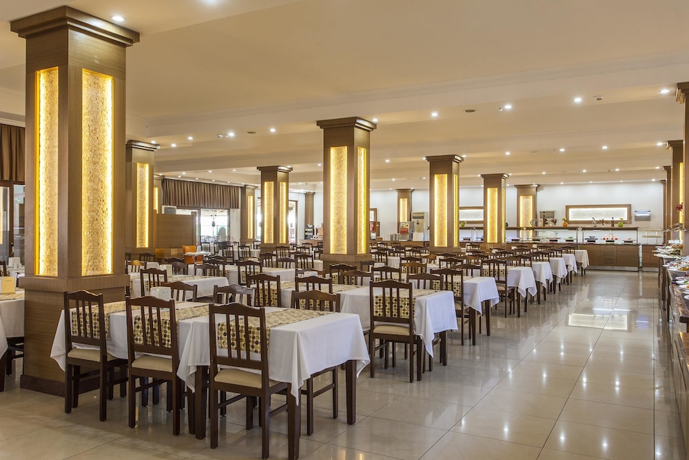 Eftalia Village Hotel - All Inclusive — Restaurant & bars in Alanya