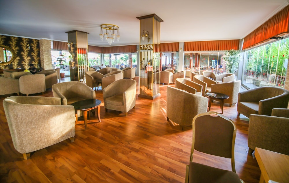 Eftalia Village Hotel - All Inclusive — Hotel building in Alanya