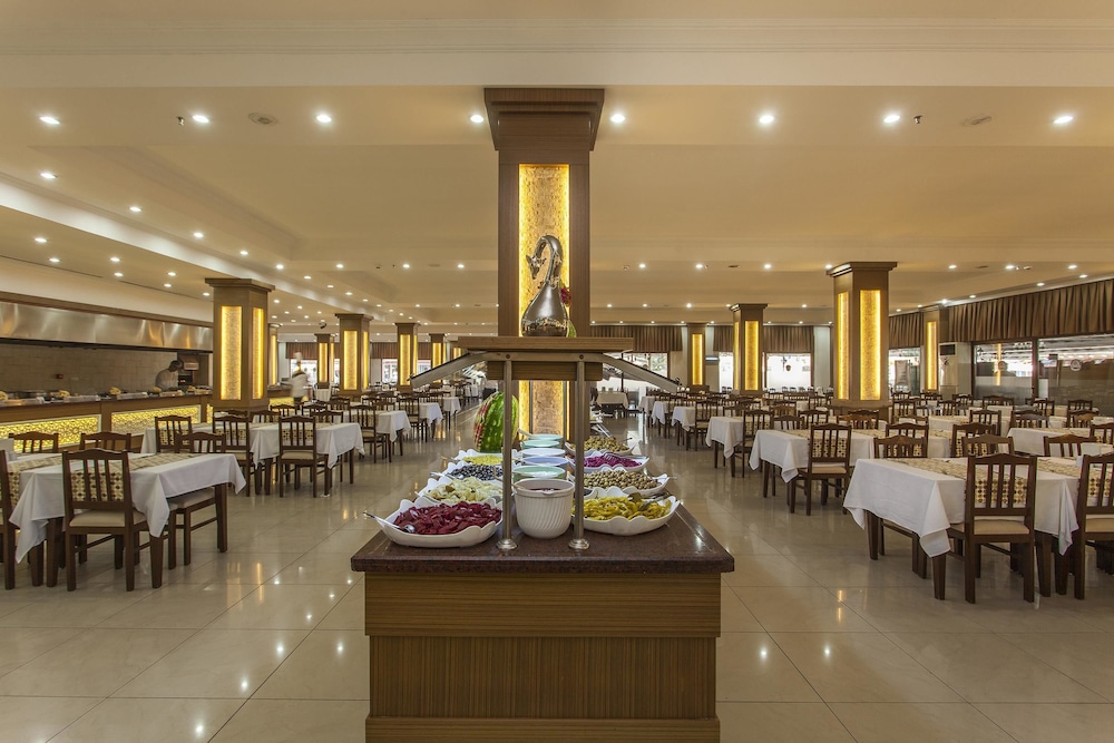 Eftalia Village Hotel - All Inclusive — Restaurant & bars in Alanya