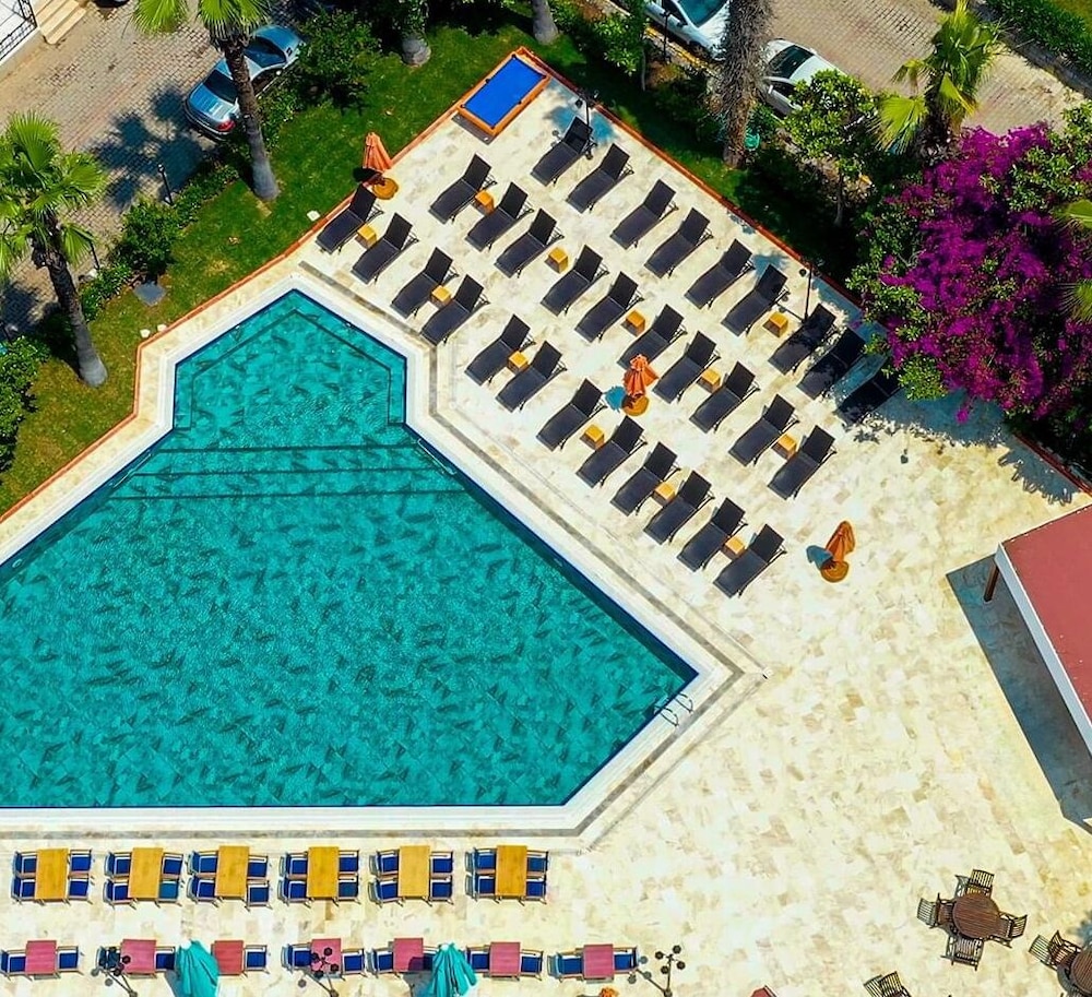 Verde Hotel — Swimming pool in İçmeler, Mugla