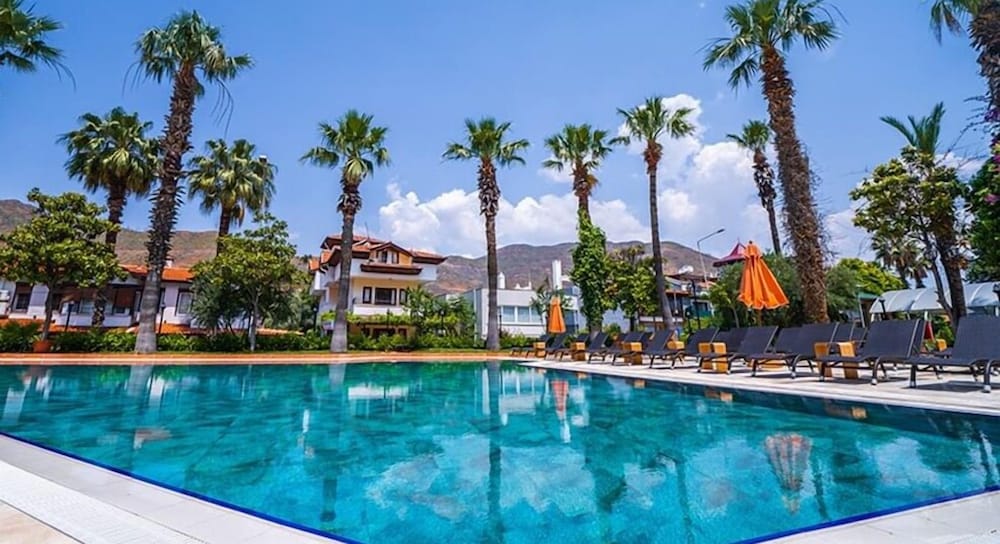 Verde Hotel — Swimming pool in İçmeler, Mugla