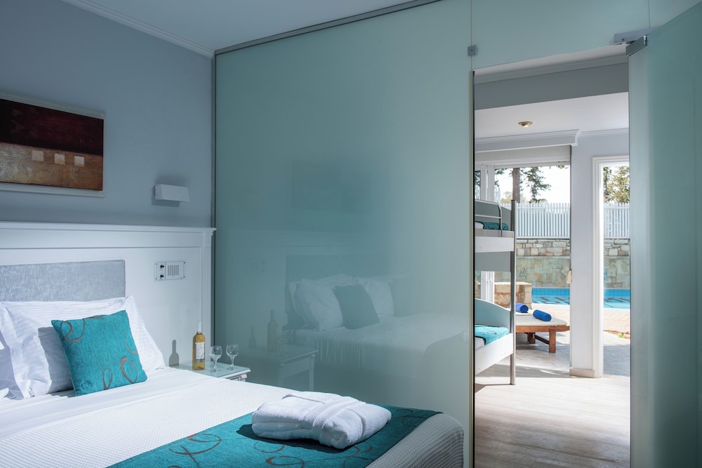 Rethymno Mare & Water Park — Hotel rooms in Rethymnon