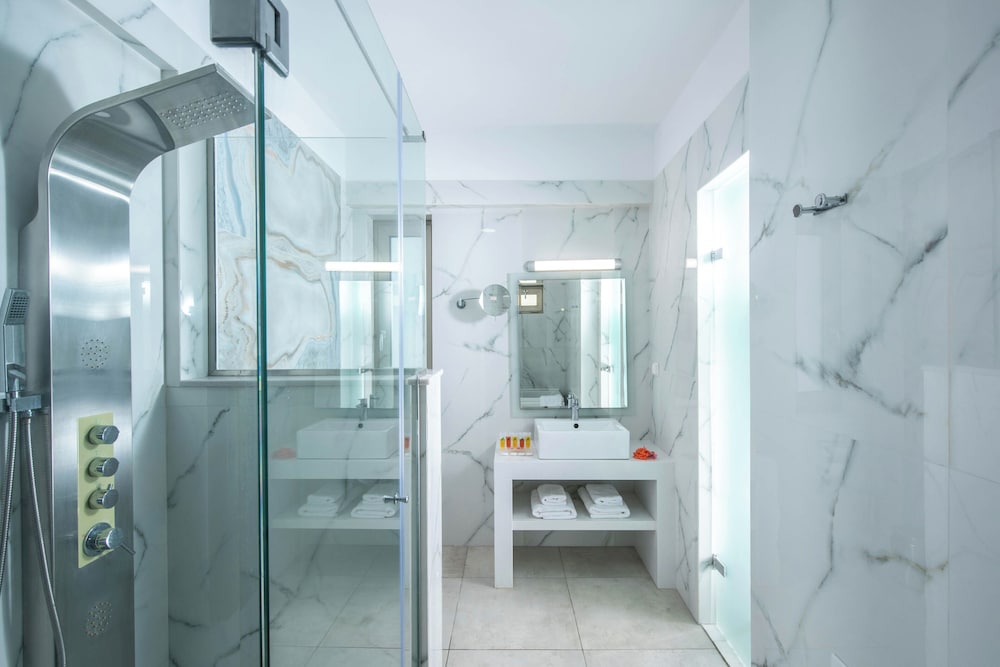 Rethymno Mare & Water Park — Hotel rooms in Rethymnon