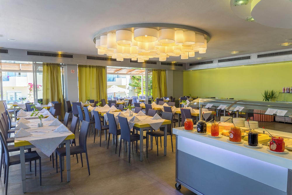 Rethymno Mare & Water Park — Restaurant & bars in Rethymnon