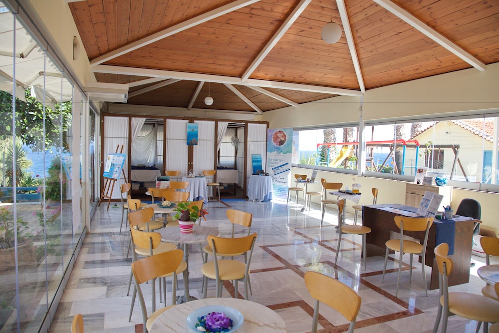 Rethymno Mare & Water Park — Restaurant & bars in Rethymnon