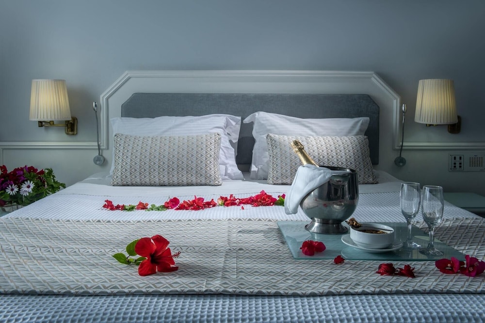 Rethymno Mare & Water Park — Hotel rooms in Rethymnon