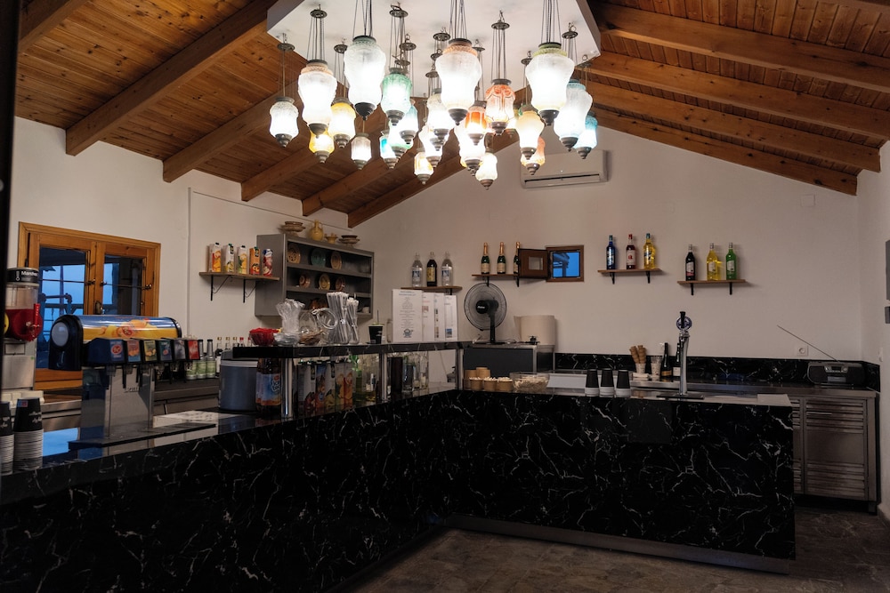 Rethymno Mare & Water Park — Restaurant & bars in Rethymnon