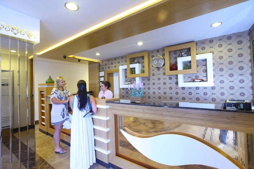 Eftalia Aytur Hotel — Hotel building in Alanya