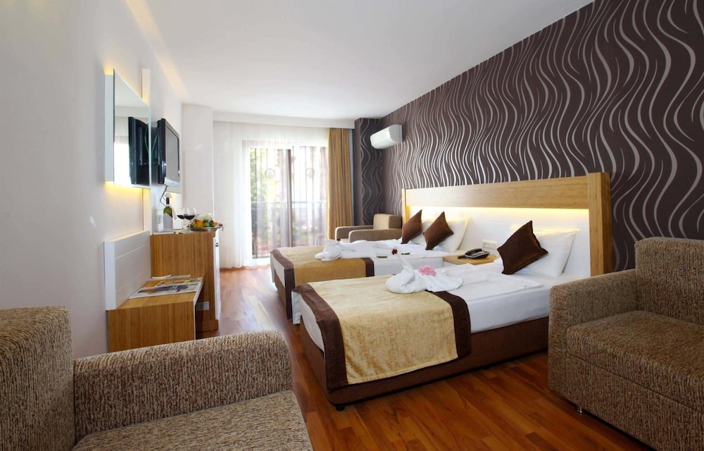 Eftalia Aytur Hotel — Hotel rooms in Alanya
