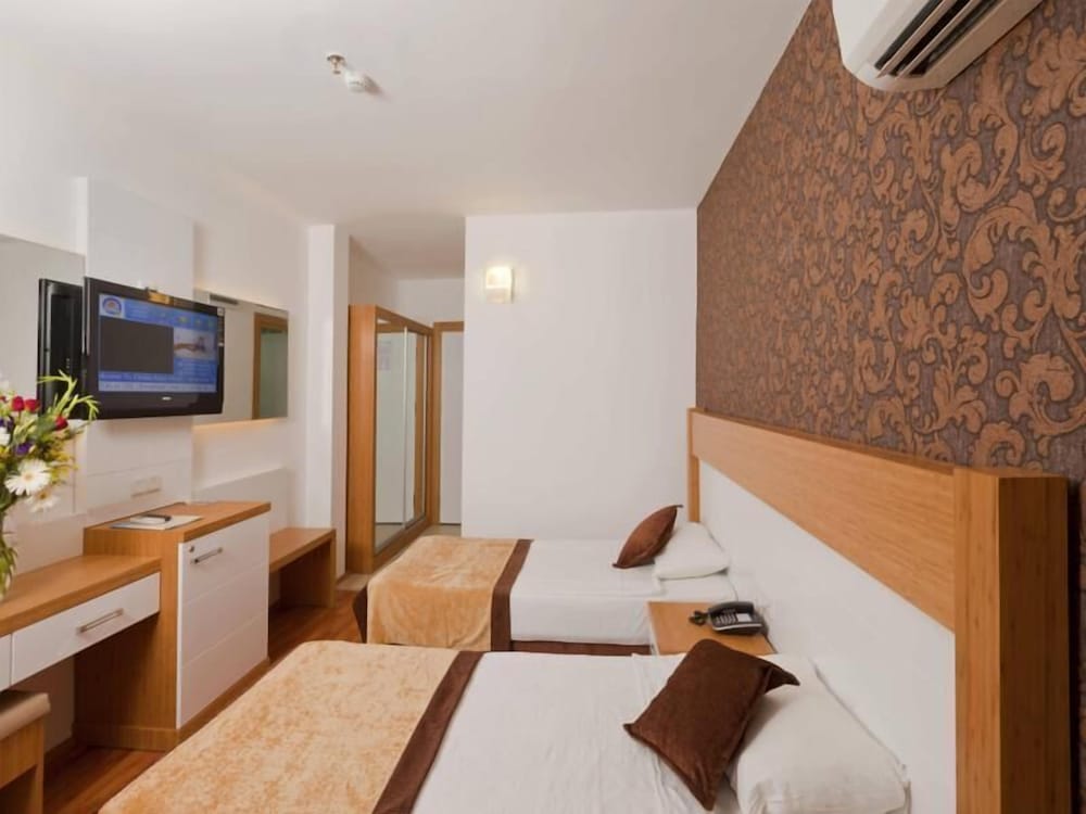 Eftalia Aytur Hotel — Hotel rooms in Alanya