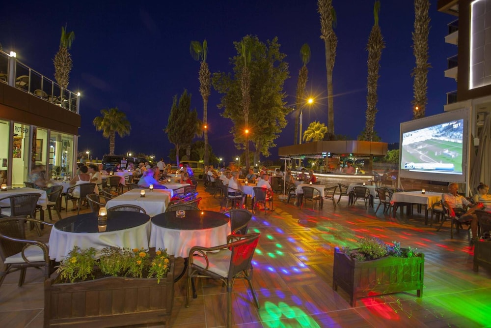 Eftalia Aytur Hotel — Restaurant & bars in Alanya