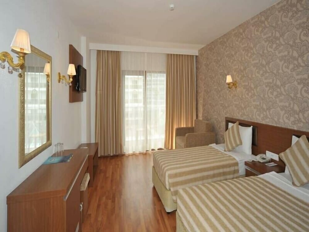 Eftalia Aytur Hotel — Hotel rooms in Alanya
