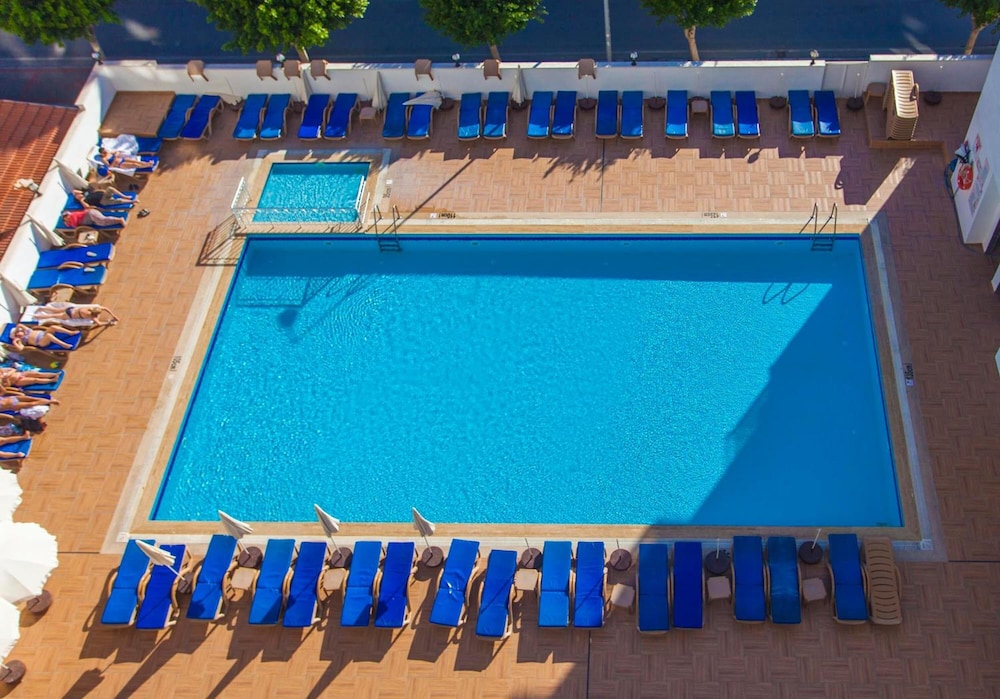 Eftalia Aytur Hotel — Swimming pool in Alanya