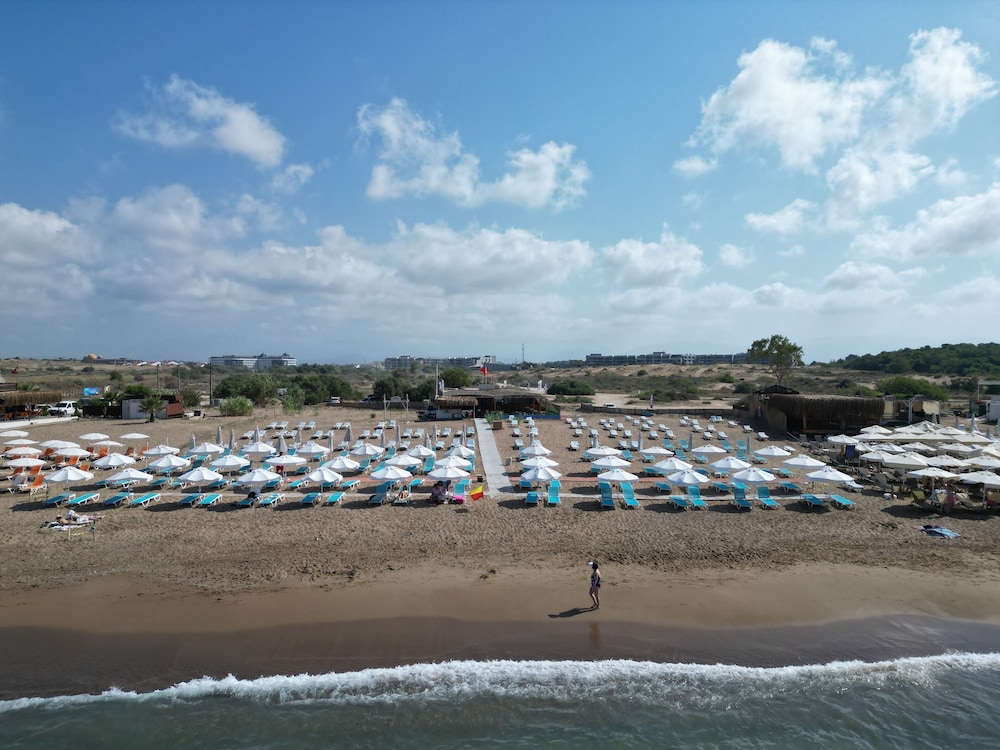 Irem Garden Hotel & Apartments — Beach in Side