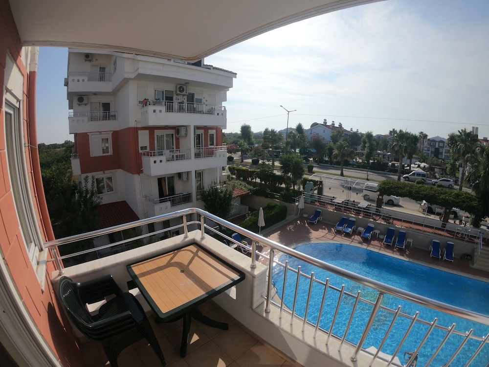 Irem Garden Hotel & Apartments — Swimming pool in Side