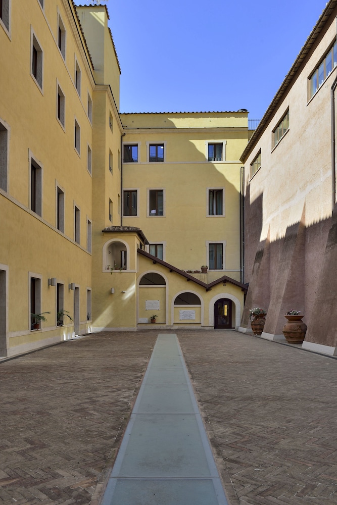 Casa I Cappuccini — Hotel building in Rome, Lazio