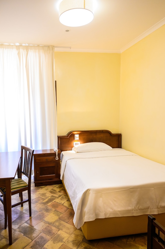 Casa I Cappuccini — Hotel rooms in Rome, Lazio