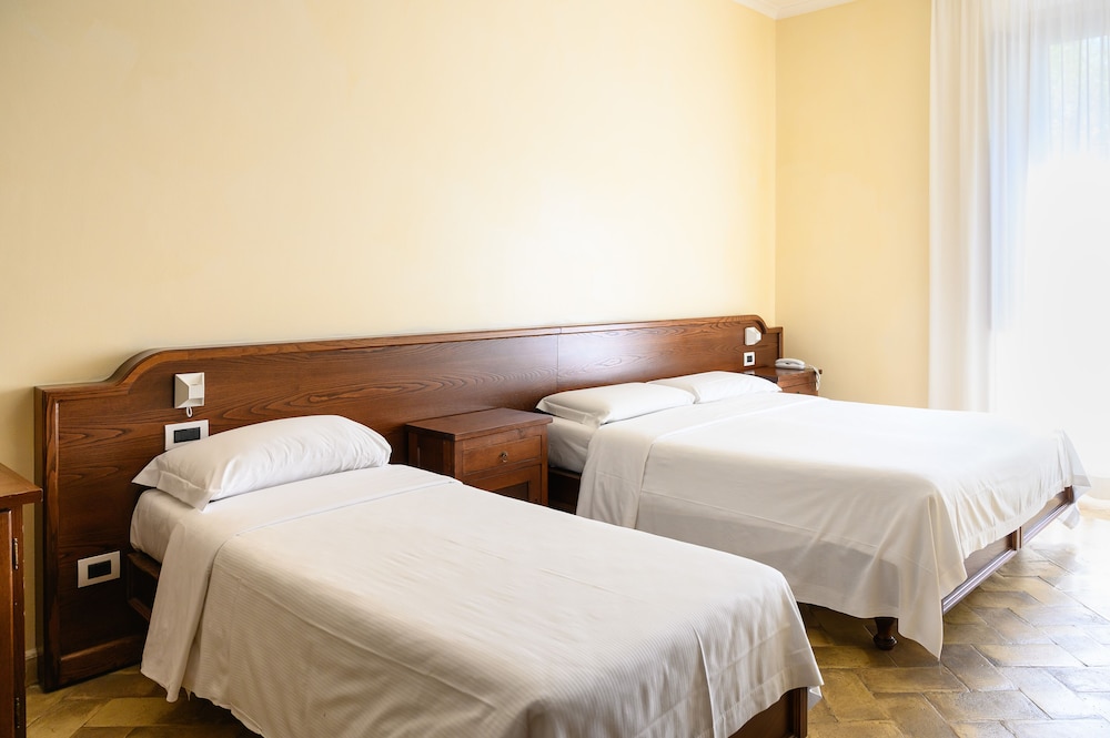 Casa I Cappuccini — Hotel rooms in Rome, Lazio