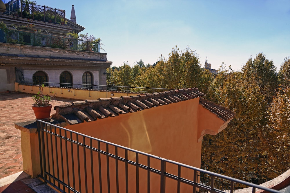 Casa I Cappuccini — Hotel building in Rome, Lazio