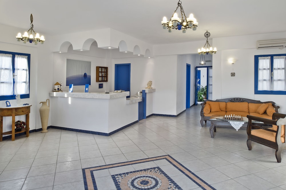Irigeneia Hotel — Hotel building in Perissa, South Aegean
