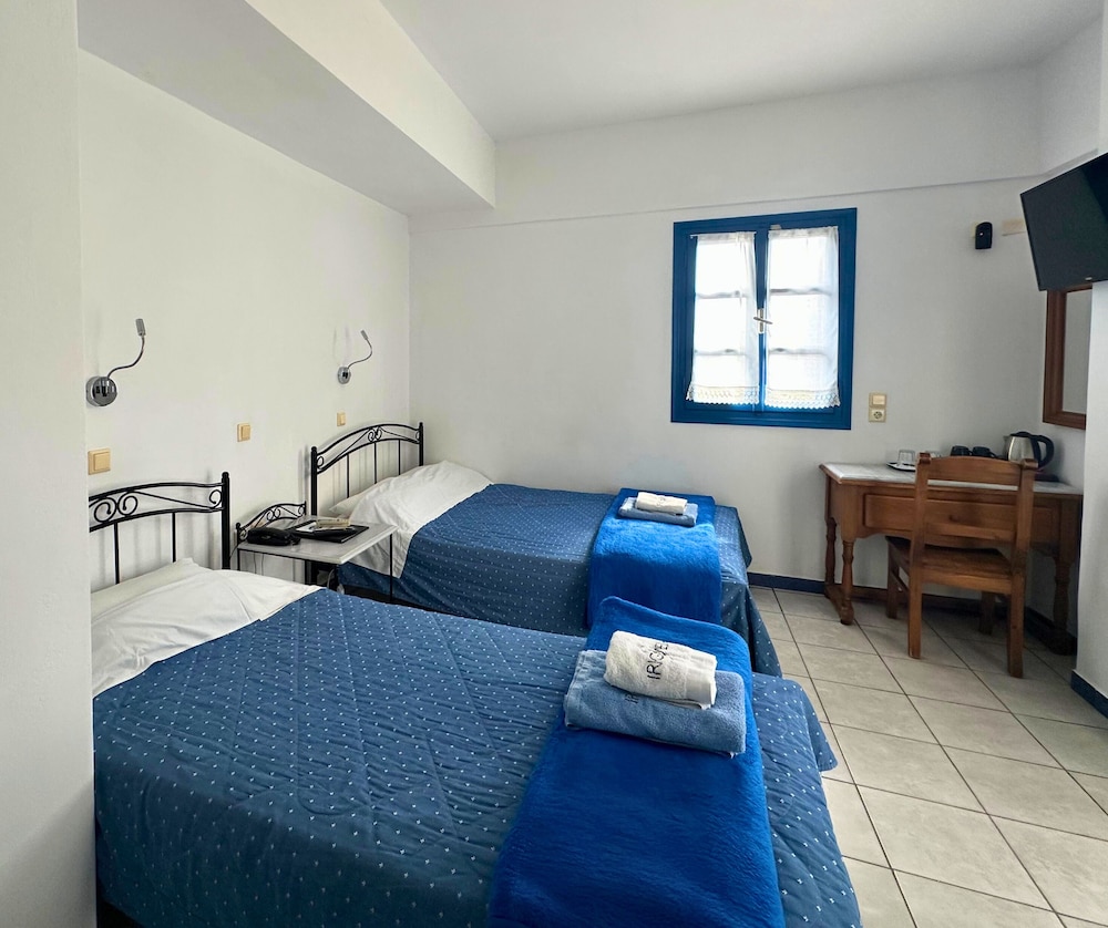 Irigeneia Hotel — Hotel rooms in Perissa, South Aegean