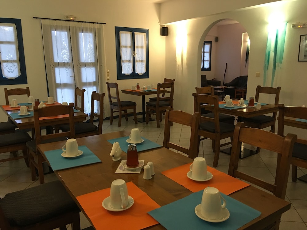 Irigeneia Hotel — Restaurant & bars in Perissa, South Aegean