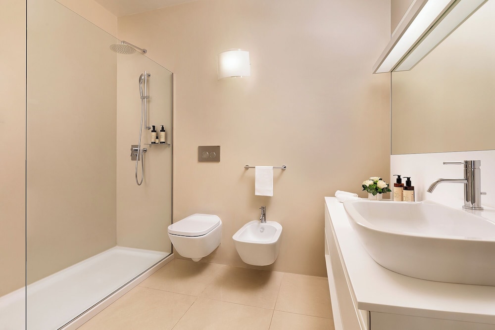 Palazzo Scanderbeg — Hotel rooms in Rome, Lazio