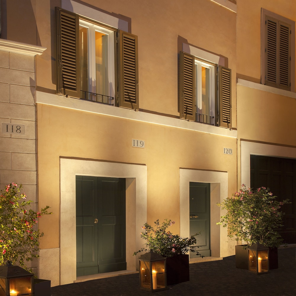 Palazzo Scanderbeg — Hotel building in Rome, Lazio