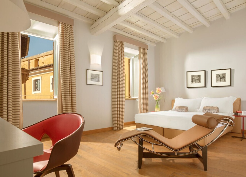 Palazzo Scanderbeg — Hotel rooms in Rome, Lazio
