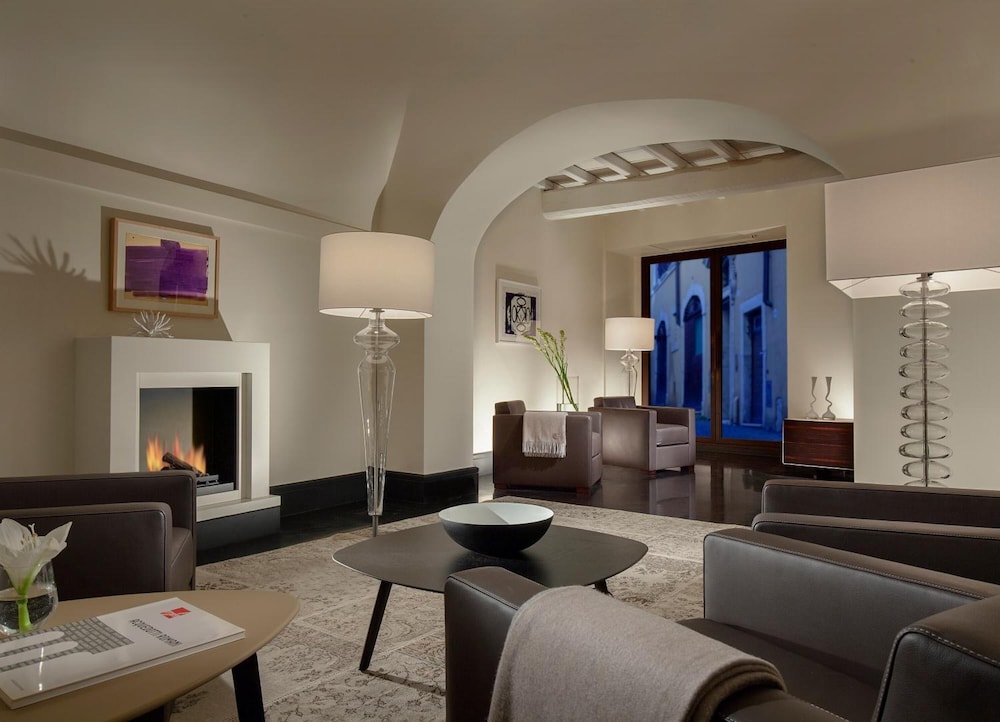 Palazzo Scanderbeg — Hotel rooms in Rome, Lazio