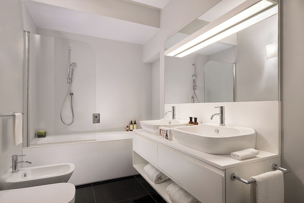 Palazzo Scanderbeg — Hotel rooms in Rome, Lazio