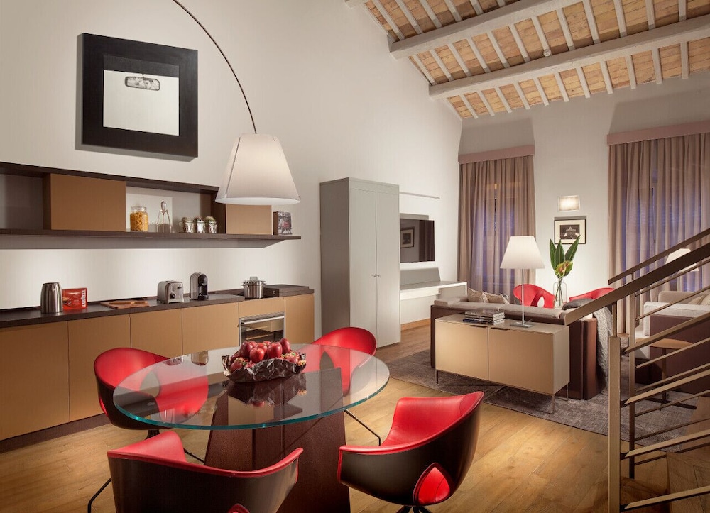 Palazzo Scanderbeg — Hotel rooms in Rome, Lazio