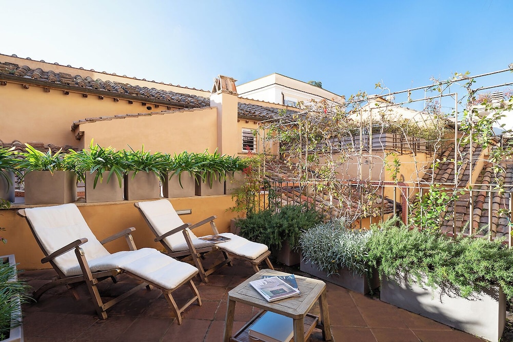 Palazzo Scanderbeg — Hotel building in Rome, Lazio