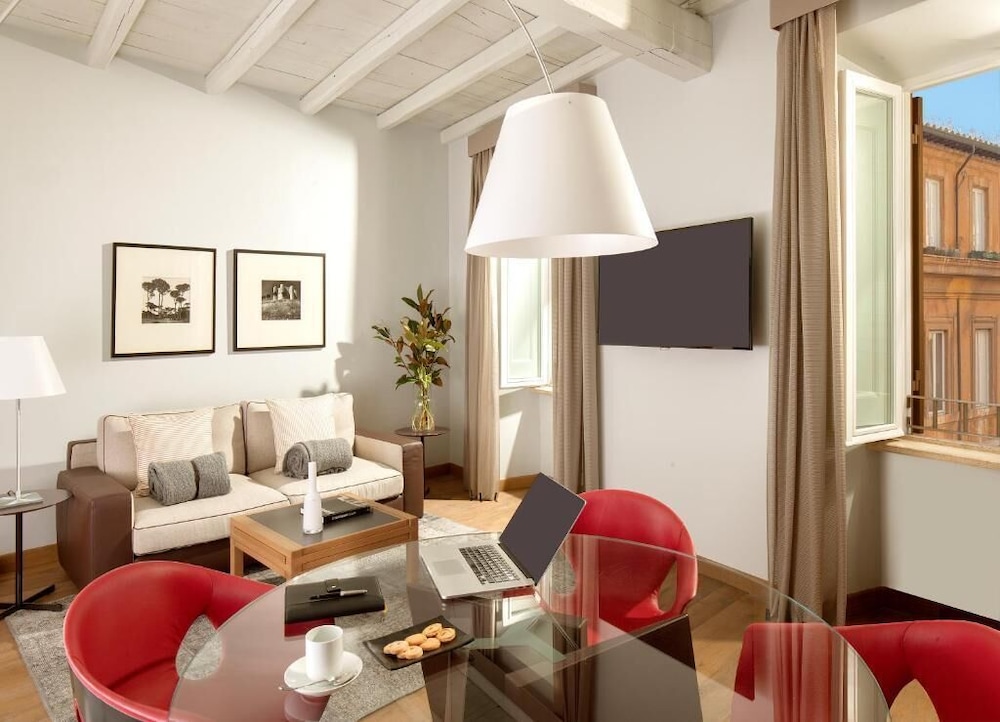 Palazzo Scanderbeg — Hotel rooms in Rome, Lazio