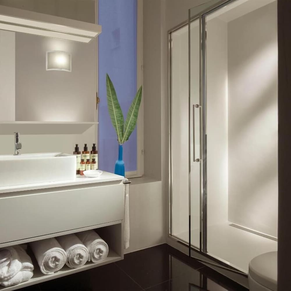 Palazzo Scanderbeg — Hotel rooms in Rome, Lazio