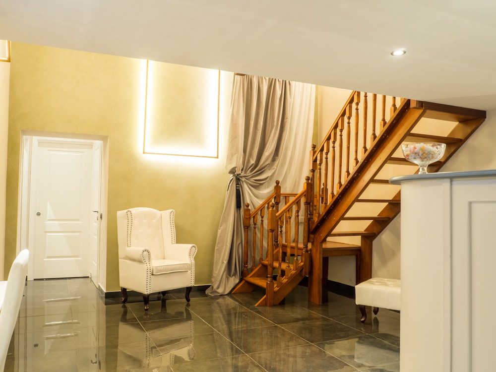 Operà Suites Roma — Hotel building in Rome, Lazio