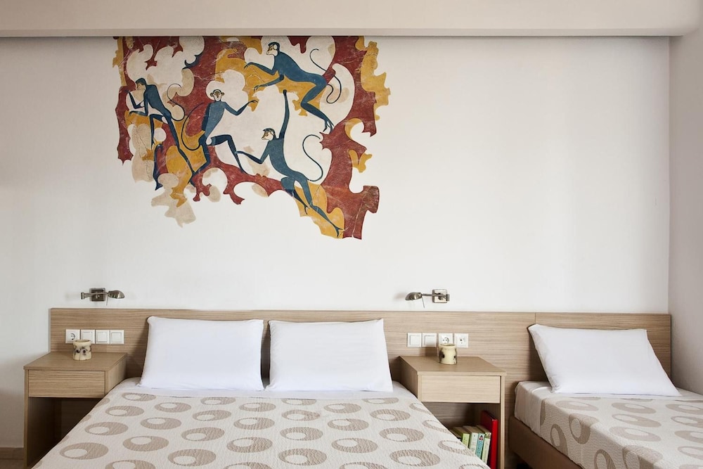 Hippocampus Hotel — Hotel rooms in Kamari, South Aegean
