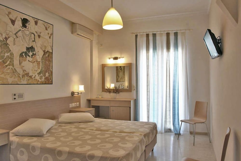 Hippocampus Hotel — Hotel rooms in Kamari, South Aegean