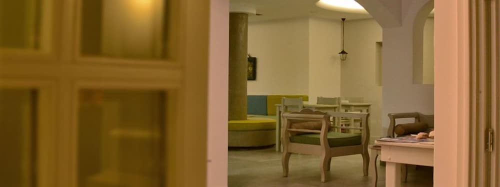 Hippocampus Hotel — Restaurant & bars in Kamari, South Aegean