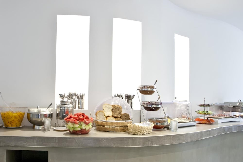 Hippocampus Hotel — Restaurant & bars in Kamari, South Aegean