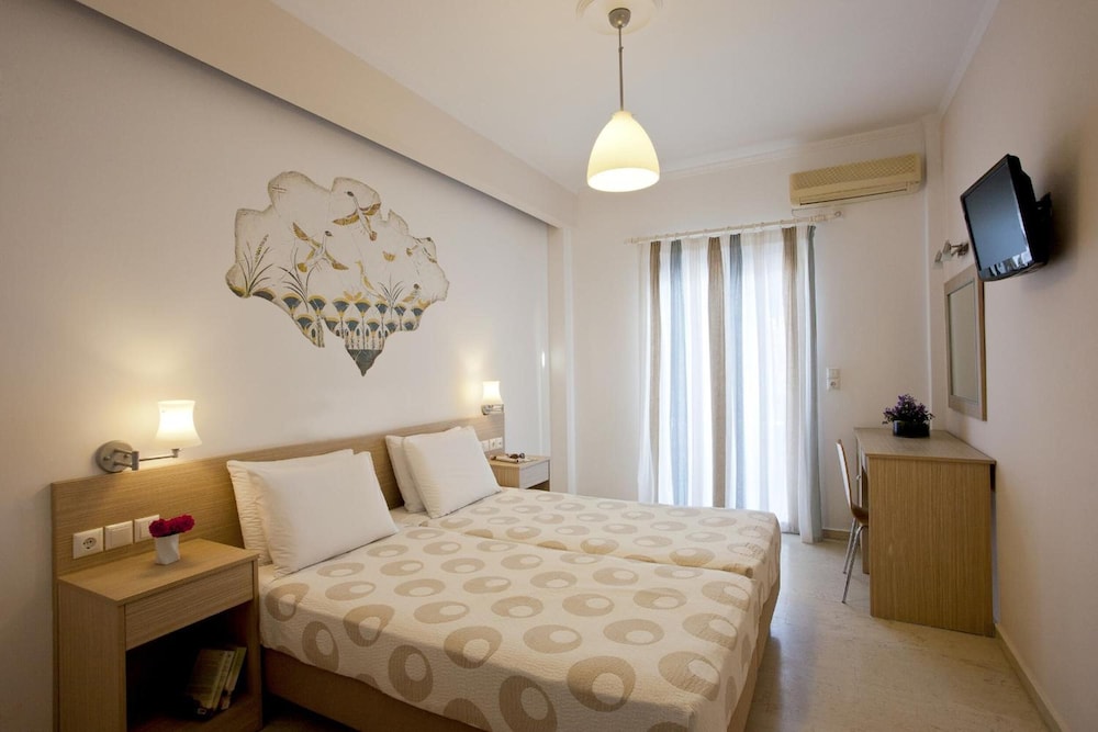 Hippocampus Hotel — Hotel rooms in Kamari, South Aegean