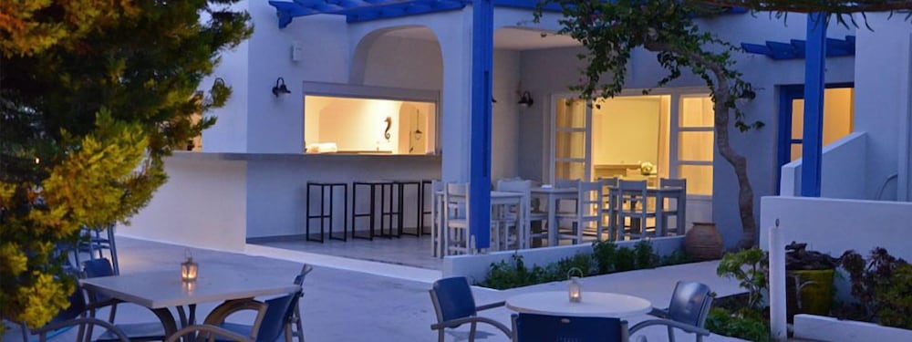Hippocampus Hotel — Restaurant & bars in Kamari, South Aegean