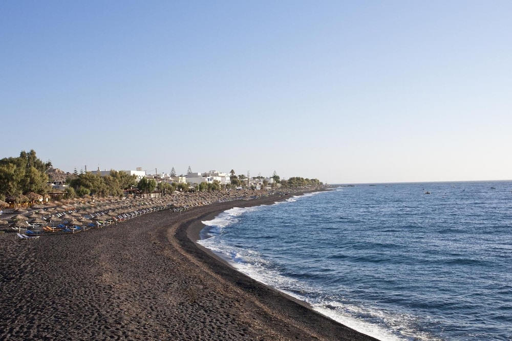 Hippocampus Hotel — Beach in Kamari, South Aegean