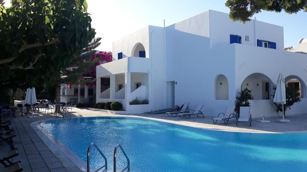 Hippocampus Hotel — Swimming pool in Kamari, South Aegean