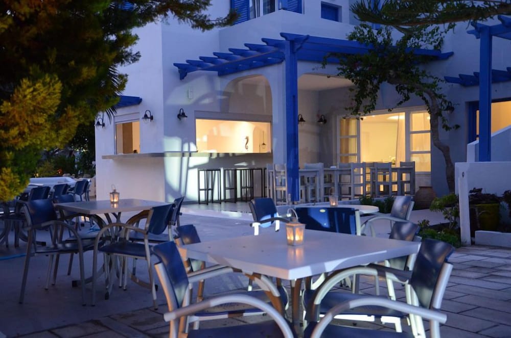 Hippocampus Hotel — Restaurant & bars in Kamari, South Aegean