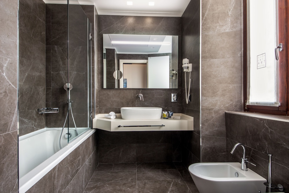 Gioberti Art Hotel — Hotel rooms in Rome, Lazio