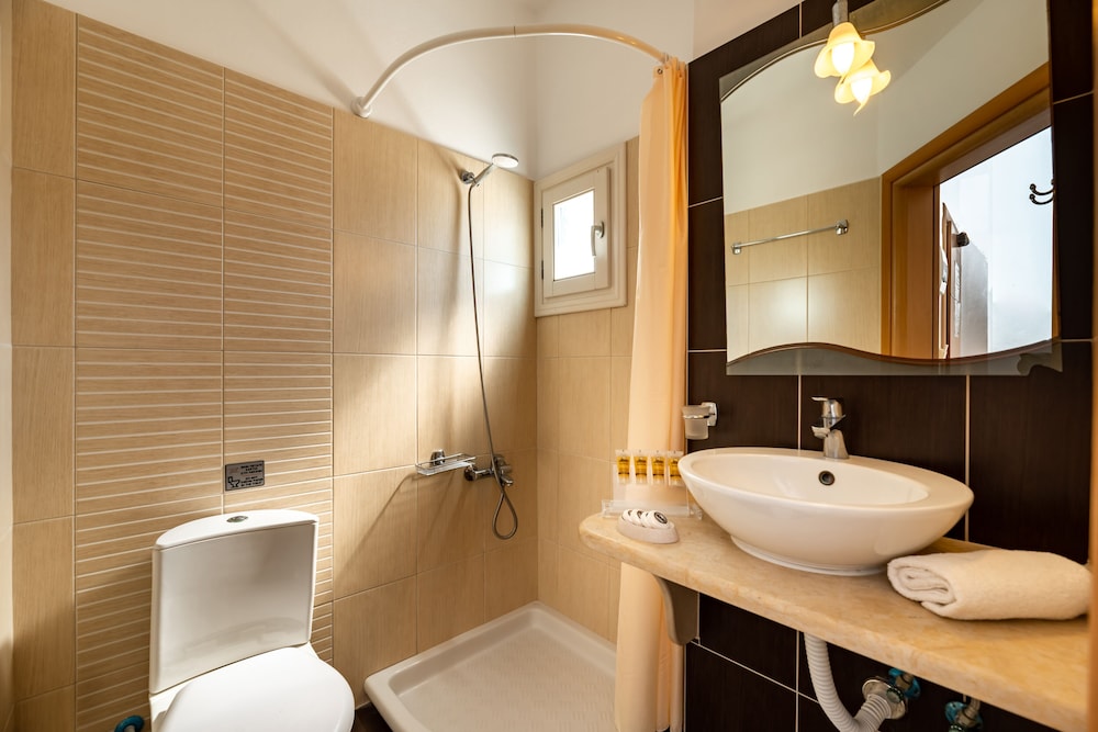 Stelios Place — Hotel rooms in Perissa, South Aegean