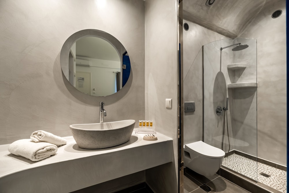 Stelios Place — Hotel rooms in Perissa, South Aegean